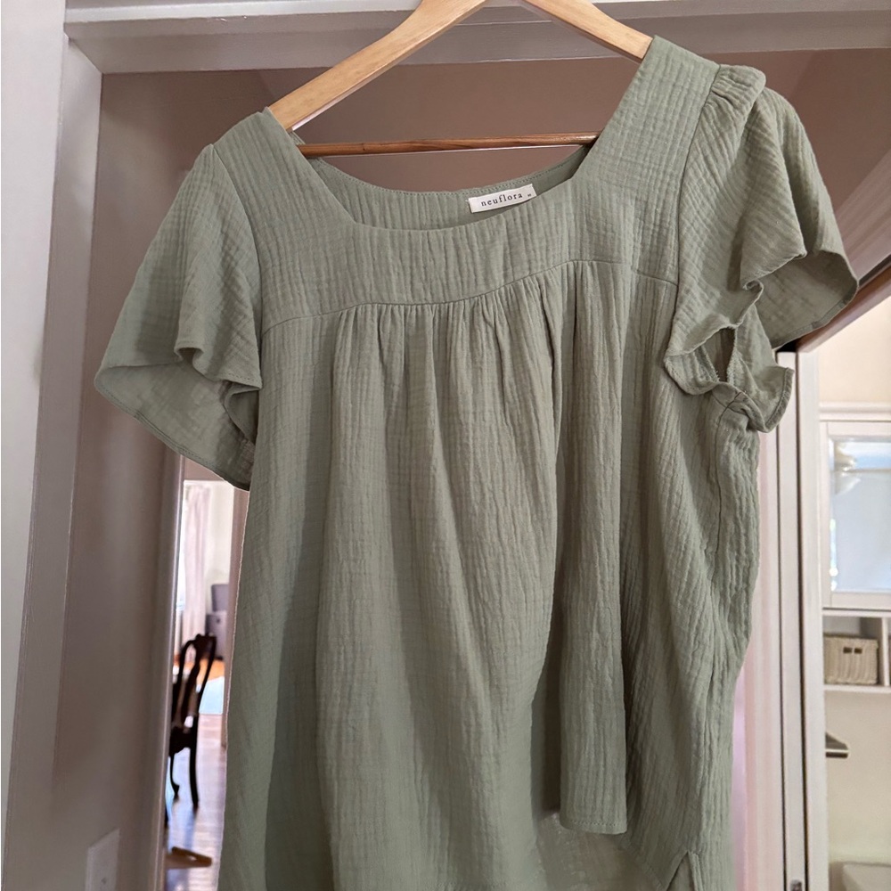 Neuflora Green Short Sleeve Top